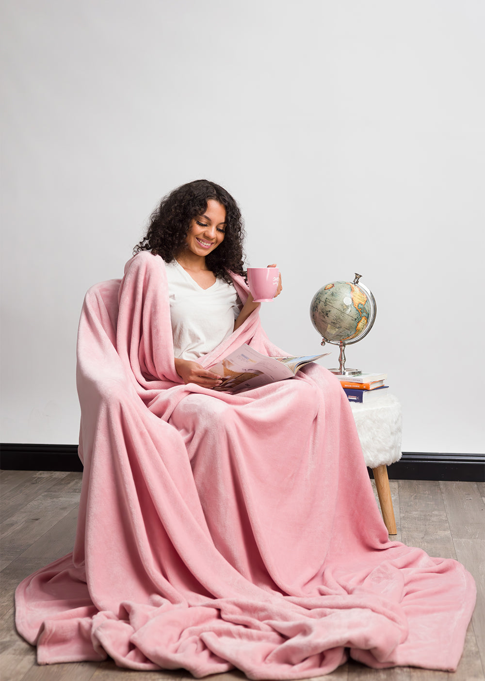 The Comfy Dream Big Blanket Blush