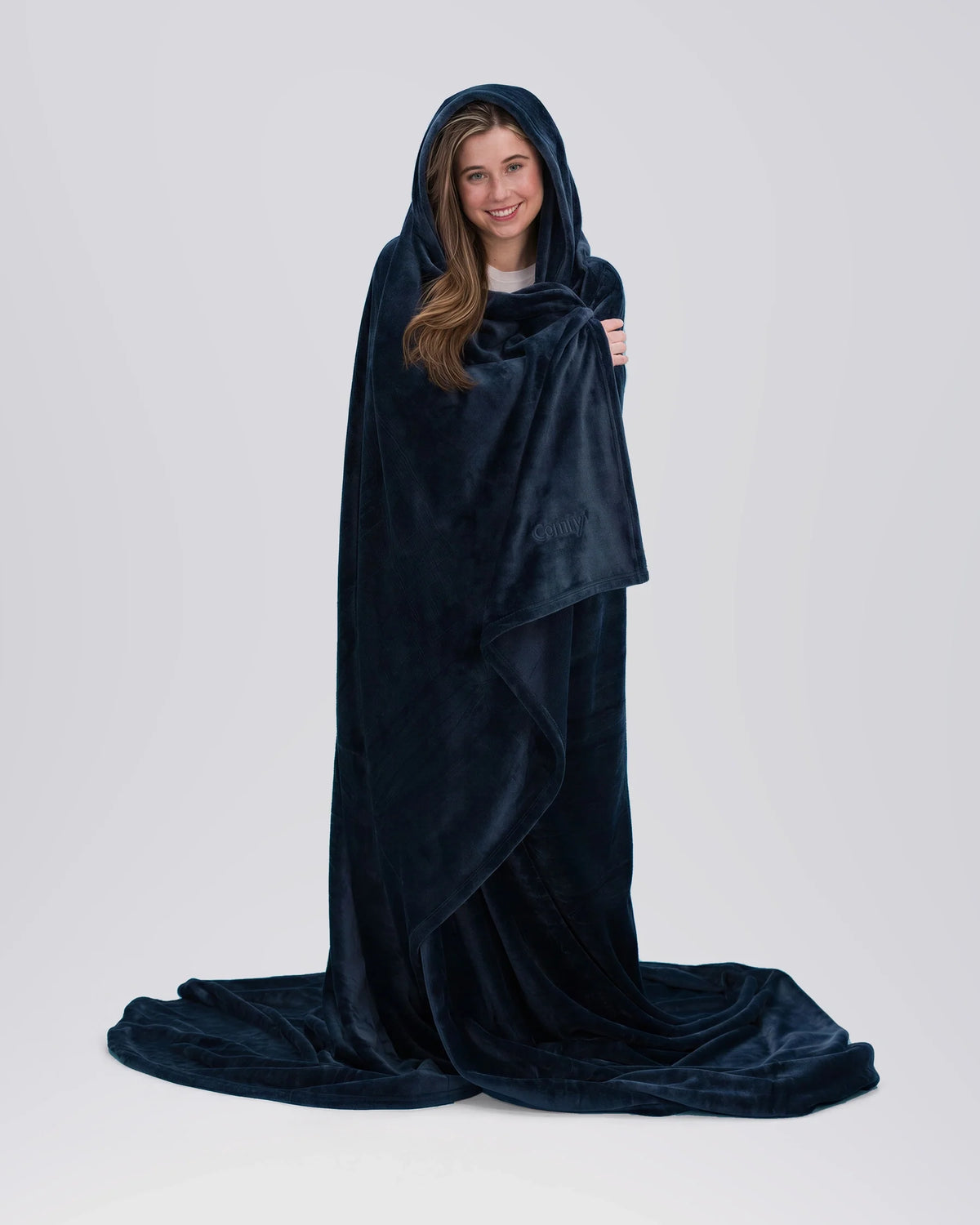 Sometimes comfort is all you need. The Big Blanket in Blue wraps you in ultra-soft warmth from head to toe, creating a cozy retreat for reading, relaxing, or unwinding after a long day.